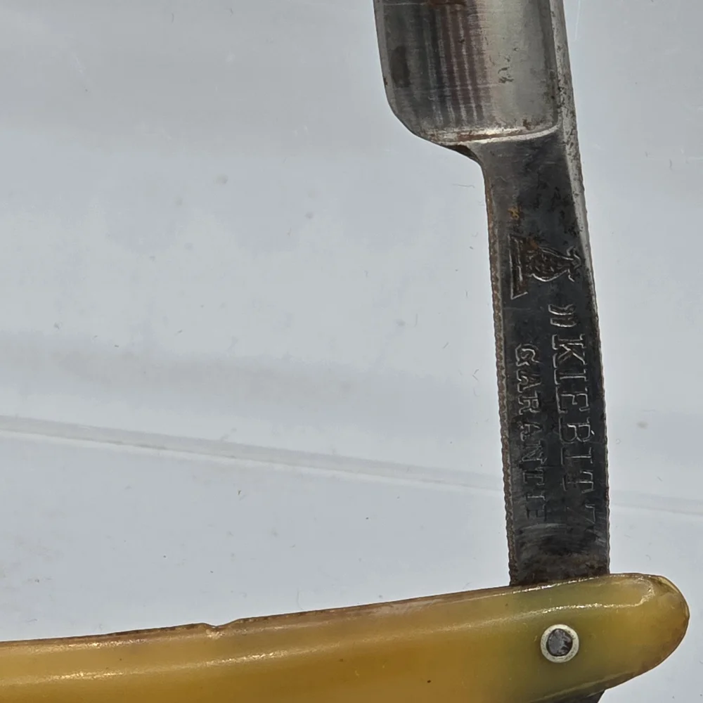 Antique Stright Razor & Box - Picture 6 of 7